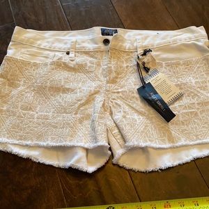Lucky brand Riley white jean shorts. Size 31